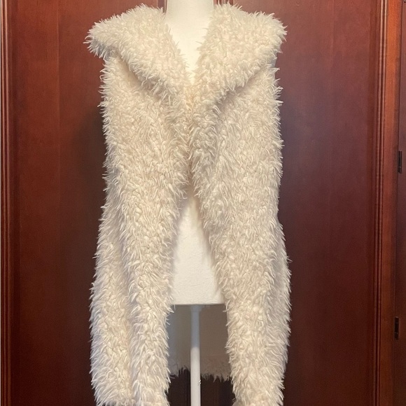 Me Jane Jackets & Blazers - Me Jane Winter White Fuzzy Long Vest